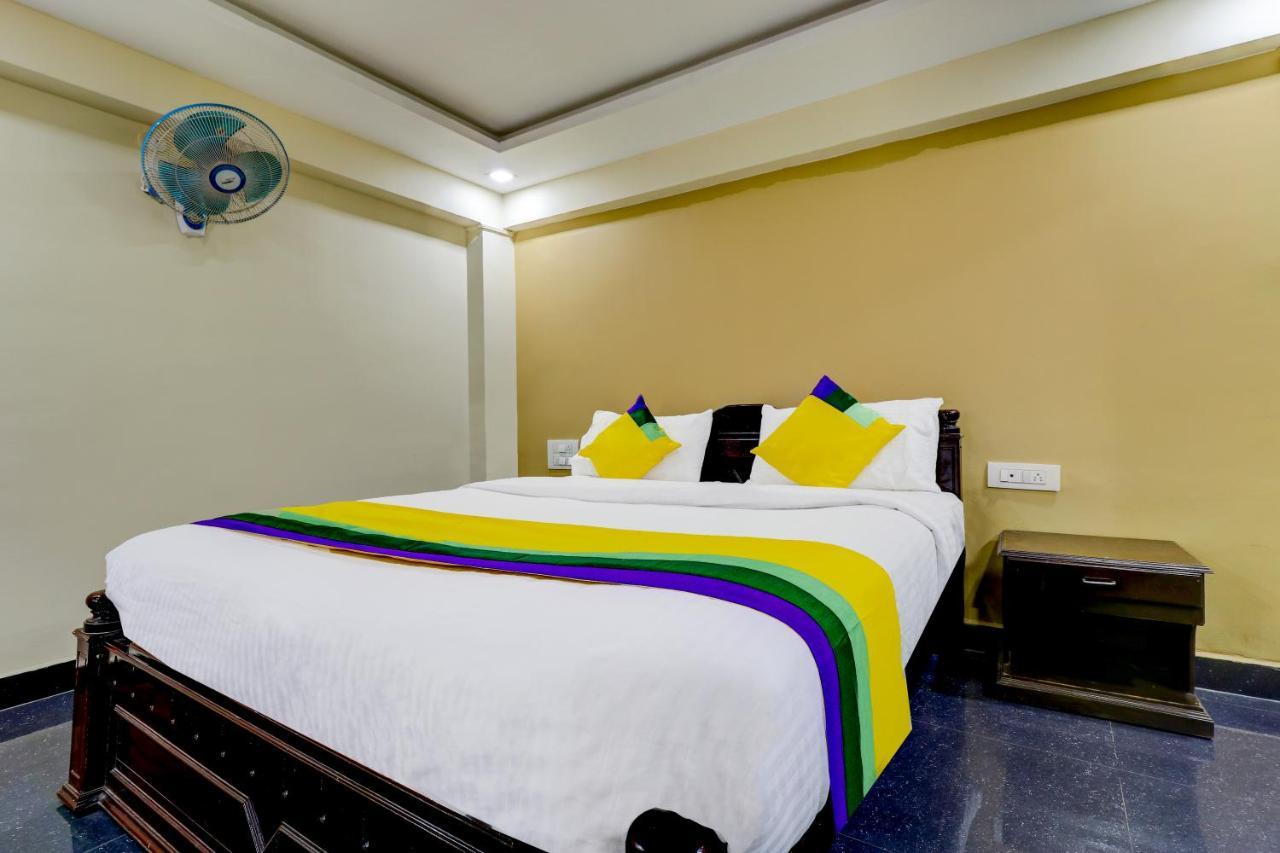 Itsy By Treebo - Hill View Hotel Madikeri Bagian luar foto