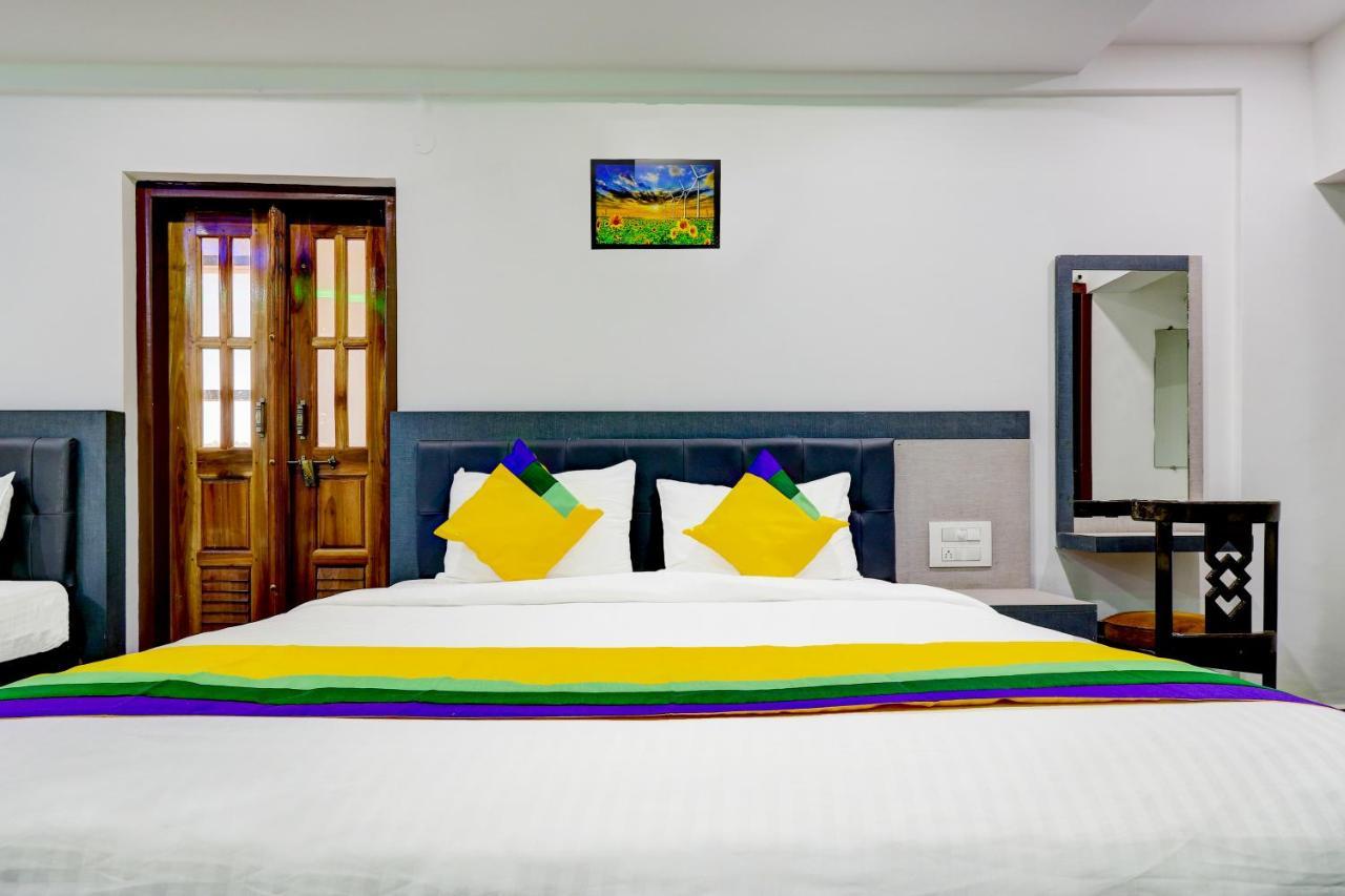 Itsy By Treebo - Hill View Hotel Madikeri Bagian luar foto